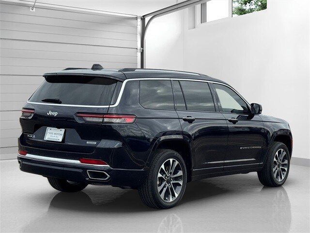 2023 Jeep Grand Cherokee Overland photo 4