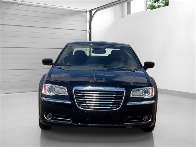 Used 2013 Chrysler 300 Base with VIN 2C3CCAAG5DH532646 for sale in Southfield, MI