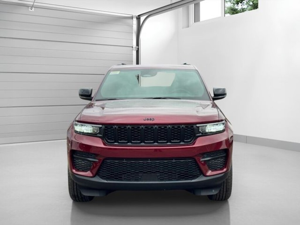 Used 2025 Jeep Grand Cherokee Altitude X SUV