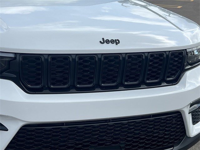 2025 Jeep Grand Cherokee Limited photo 4