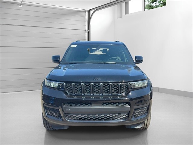 2025 Jeep Grand Cherokee Altitude X photo 2