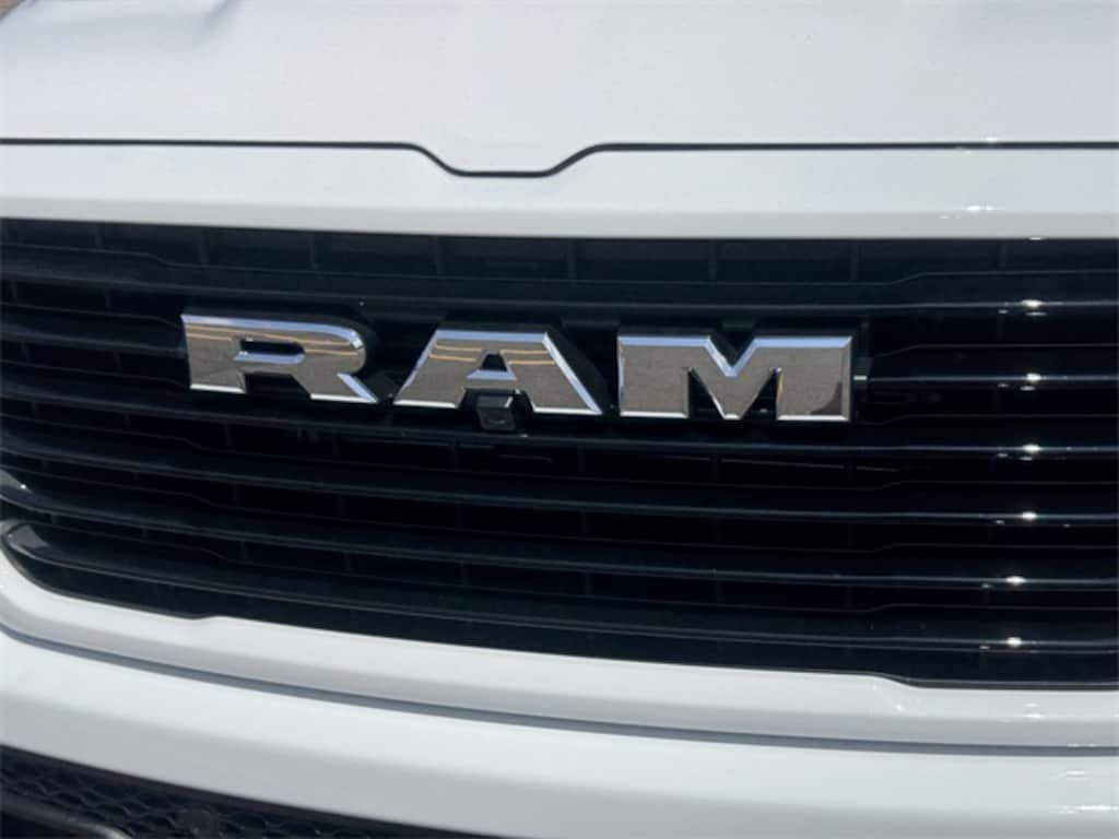 New 2026 Ram 1500 LARAMIE CREW CAB 4X4 5'7 BOX Pickup