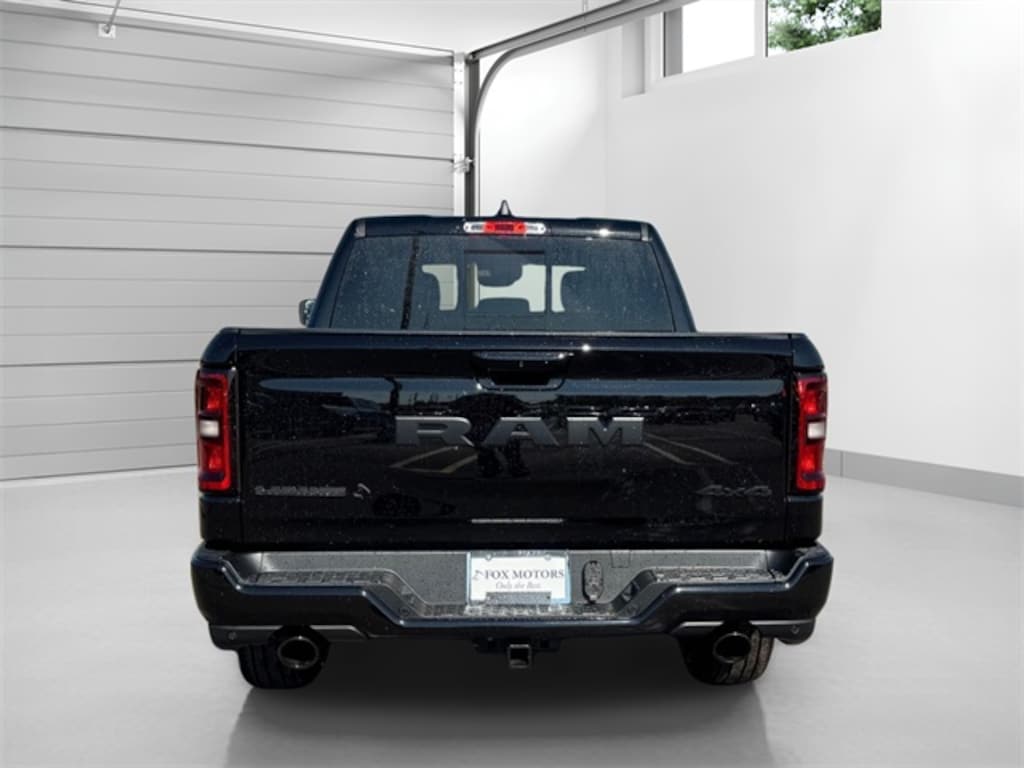 New 2026 Ram 1500 LARAMIE CREW CAB 4X4 5'7 BOX Pickup