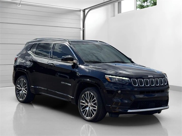 2022 Jeep Compass Limited photo 2