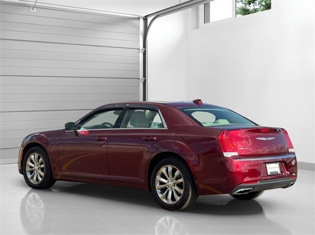 2016 Chrysler 300 Limited photo 4