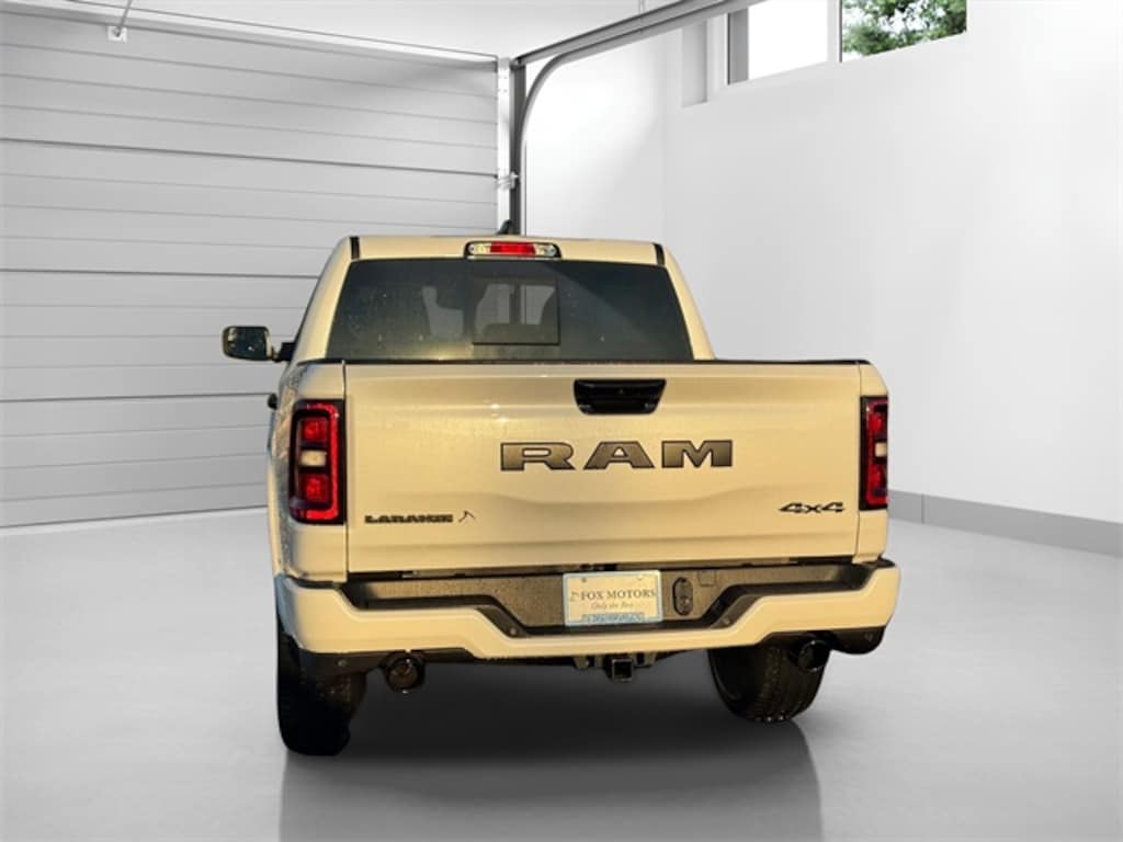 New 2026 Ram 1500 LARAMIE CREW CAB 4X4 5'7 BOX Pickup