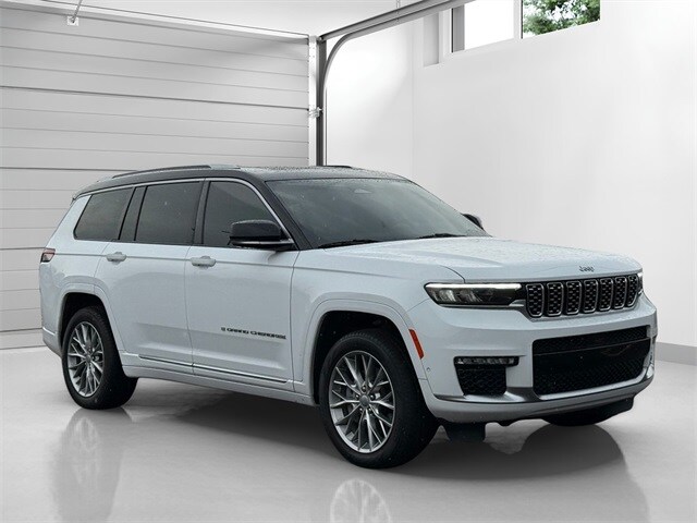 2023 Jeep Grand Cherokee L Summit photo 3