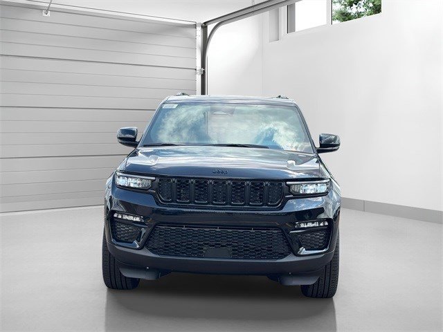 2025 Jeep Grand Cherokee Limited photo 2