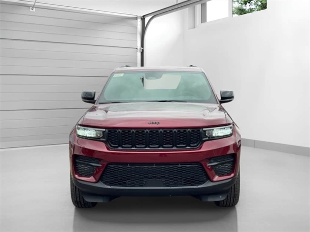 Used 2025 Jeep Grand Cherokee Altitude X SUV