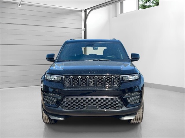 2025 Jeep Grand Cherokee Altitude X photo 2