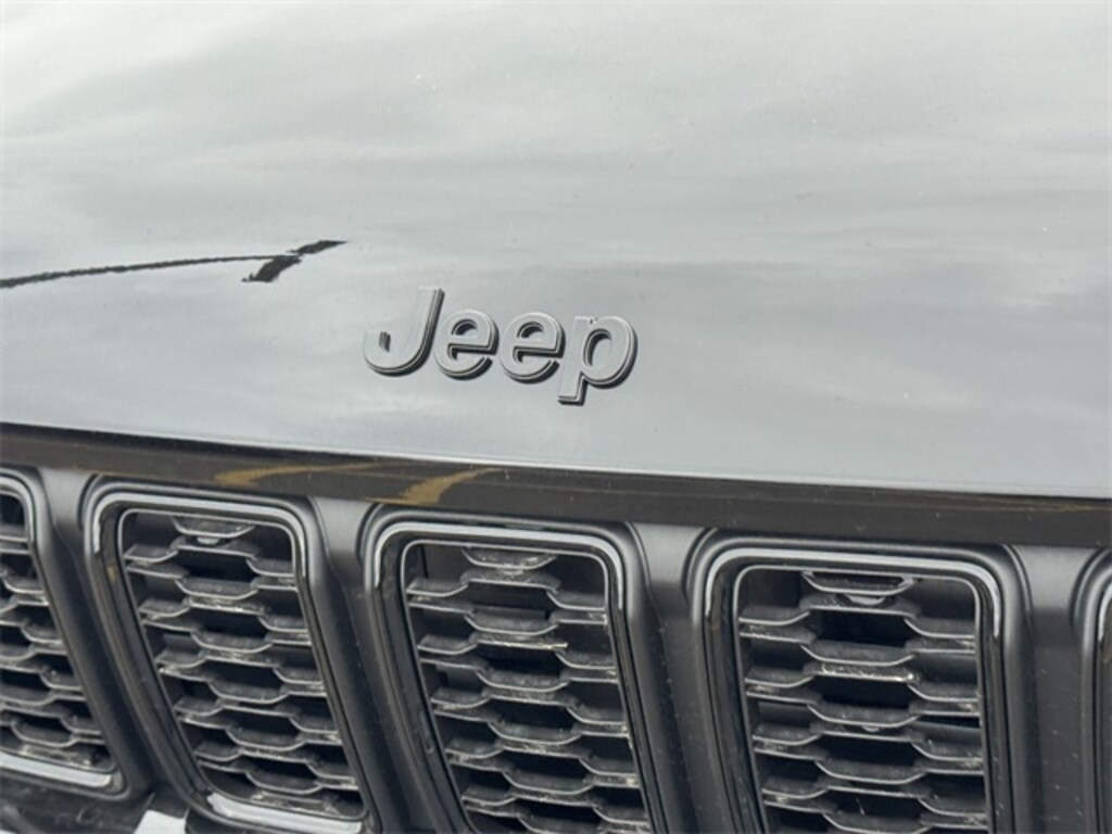 Used 2025 Jeep Grand Cherokee Altitude X SUV