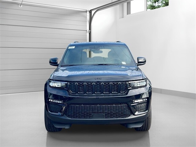 2025 Jeep Grand Cherokee Limited photo 2
