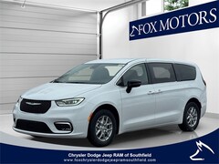 2026 Chrysler Pacifica SELECT Passenger Van