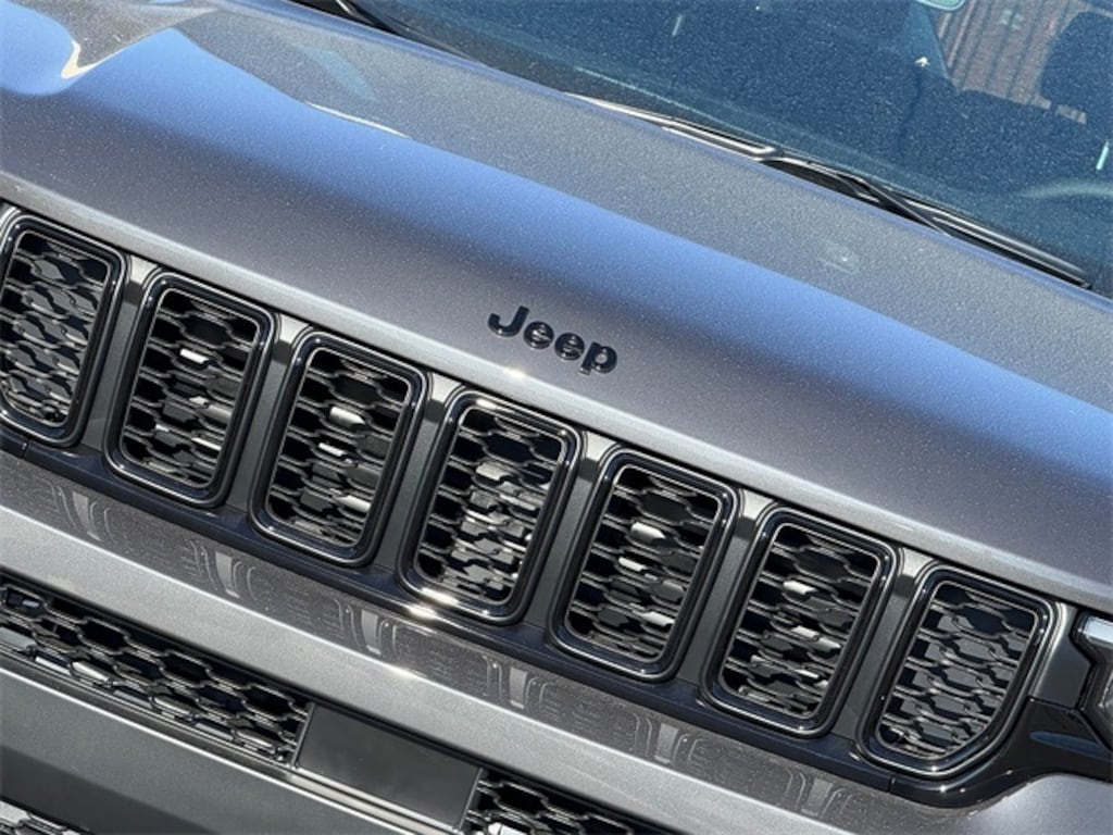 New 2025 Jeep Grand Cherokee L ALTITUDE X 4X4 Sport Utility