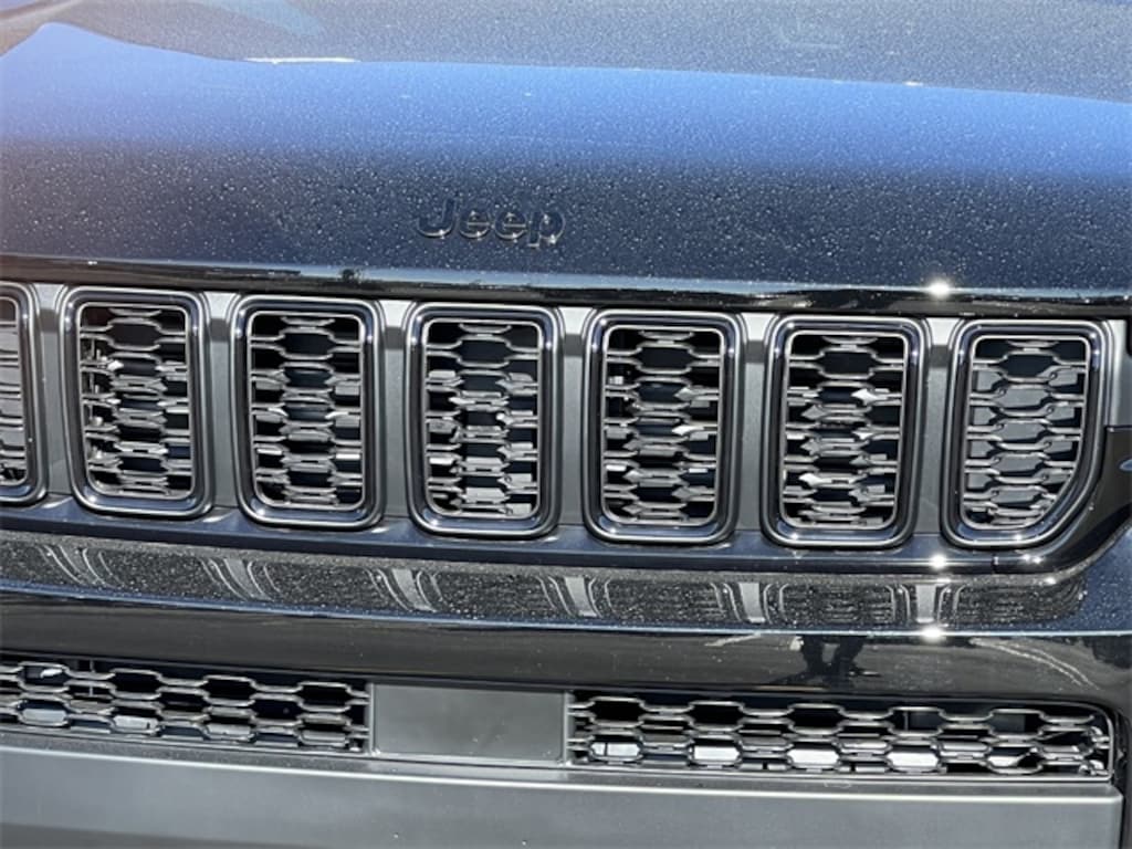 New 2025 Jeep Grand Cherokee L ALTITUDE X 4X4 Sport Utility