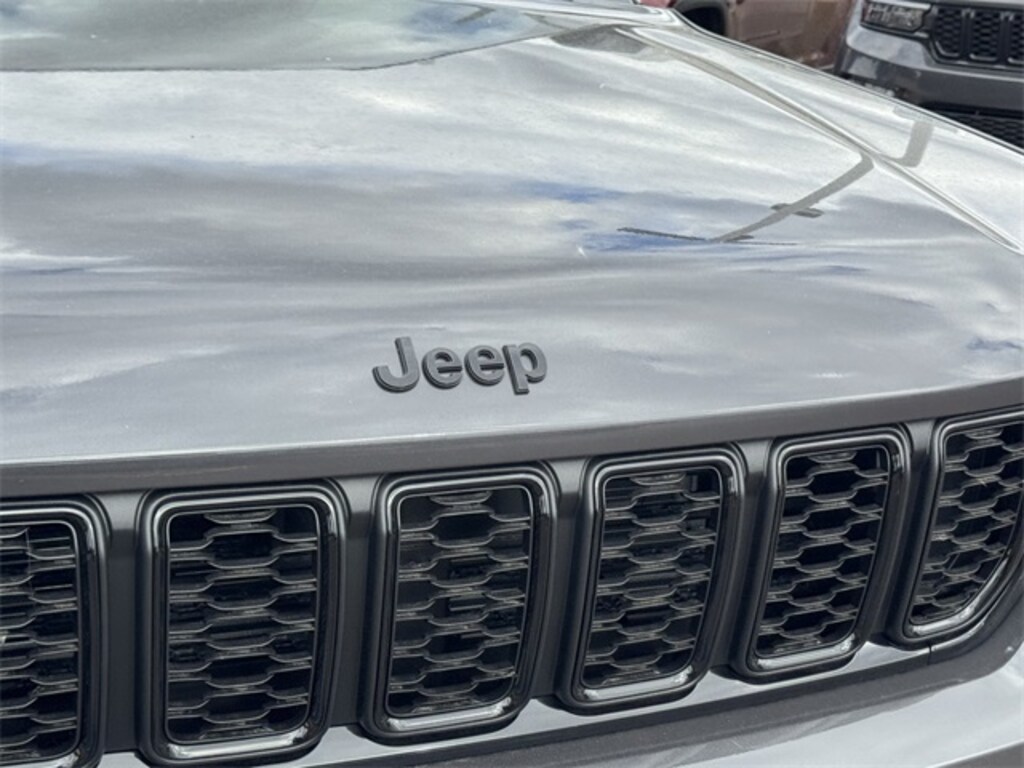 New 2025 Jeep Grand Cherokee L LIMITED 4X4 Sport Utility