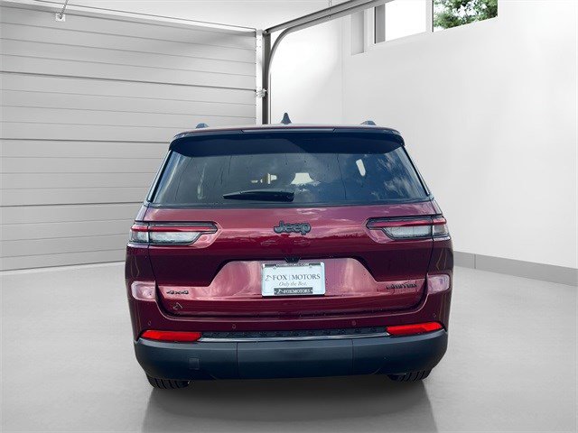 2025 Jeep Grand Cherokee Limited photo 3