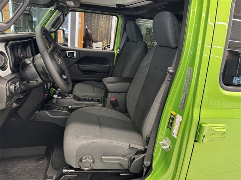 New 2026 Jeep Wrangler 4-DOOR WILLYS Sport Utility