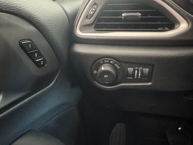 2026 Chrysler Pacifica Select - Photo 24