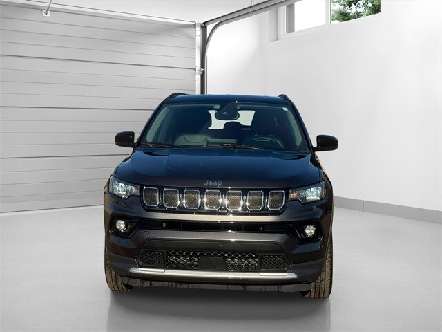 2022 Jeep Compass Limited photo 2