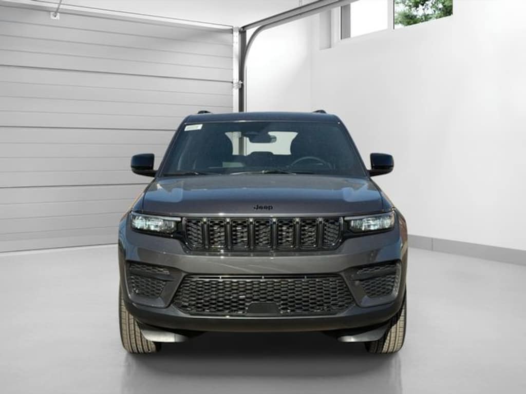 Used 2025 Jeep Grand Cherokee Altitude X SUV