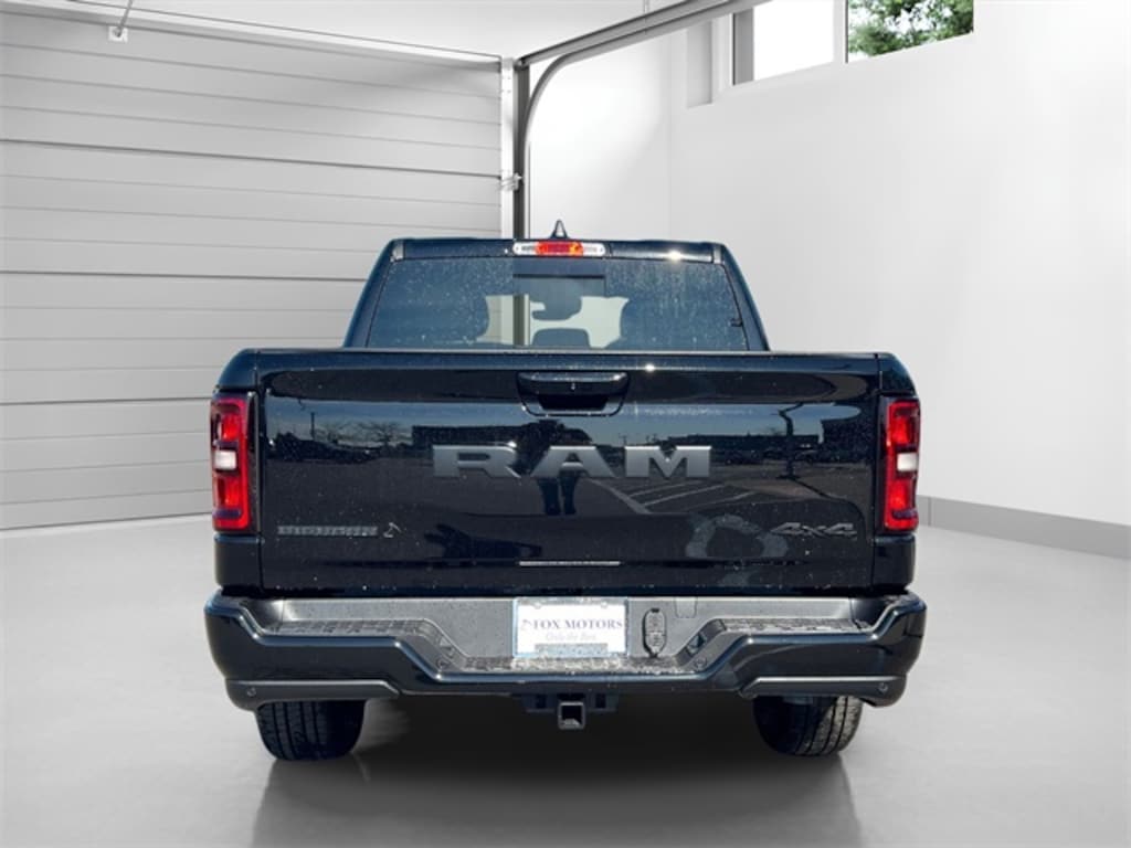 New 2025 Ram 1500 BIG HORN CREW CAB 4X4 5'7 BOX Pickup