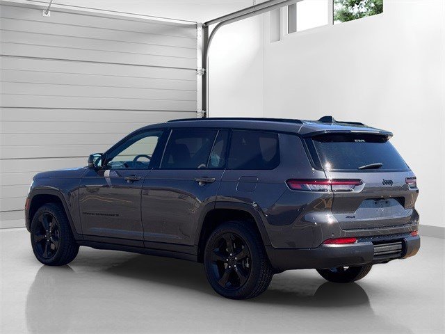 2023 Jeep Grand Cherokee Altitude photo 4