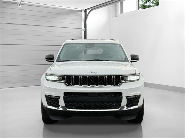 2021 Jeep Grand Cherokee Limited photo 2