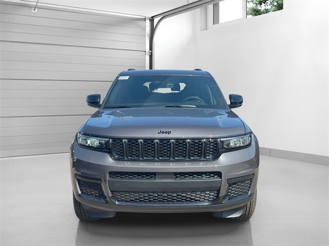 2025 Jeep Grand Cherokee Altitude X photo 2