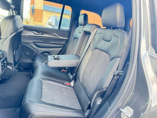 2026 Jeep Grand Cherokee Laredo - Photo 13