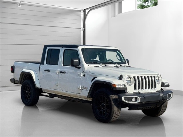 2023 Jeep Gladiator Overland photo 3
