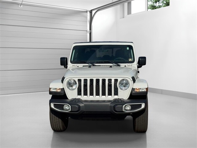 2023 Jeep Gladiator Overland photo 2