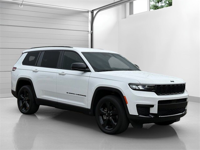 2023 Jeep Grand Cherokee Altitude photo 3