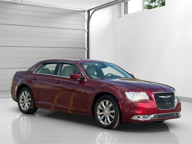 2016 Chrysler 300 Limited photo 3