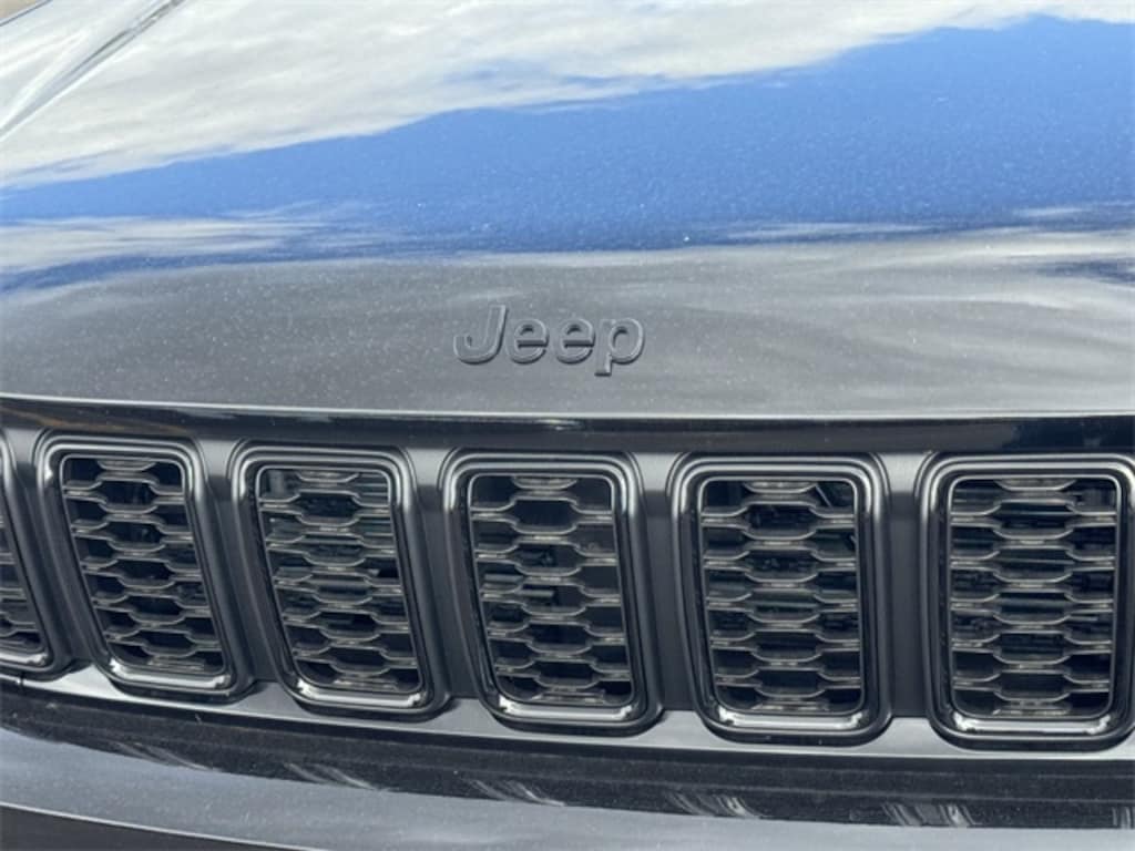 New 2025 Jeep Grand Cherokee L LIMITED 4X4 Sport Utility
