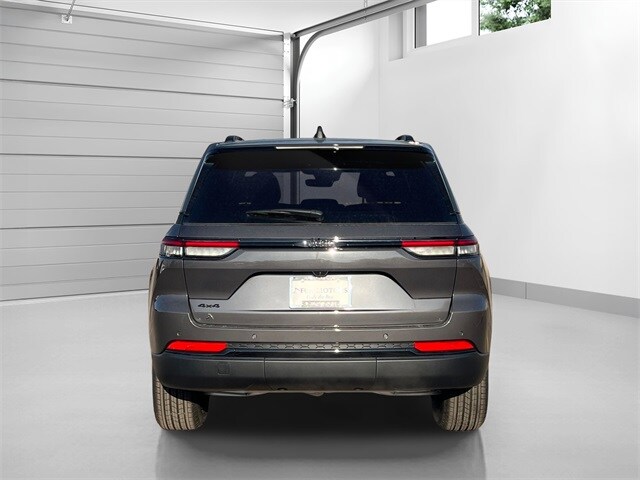 2025 Jeep Grand Cherokee Altitude X photo 2