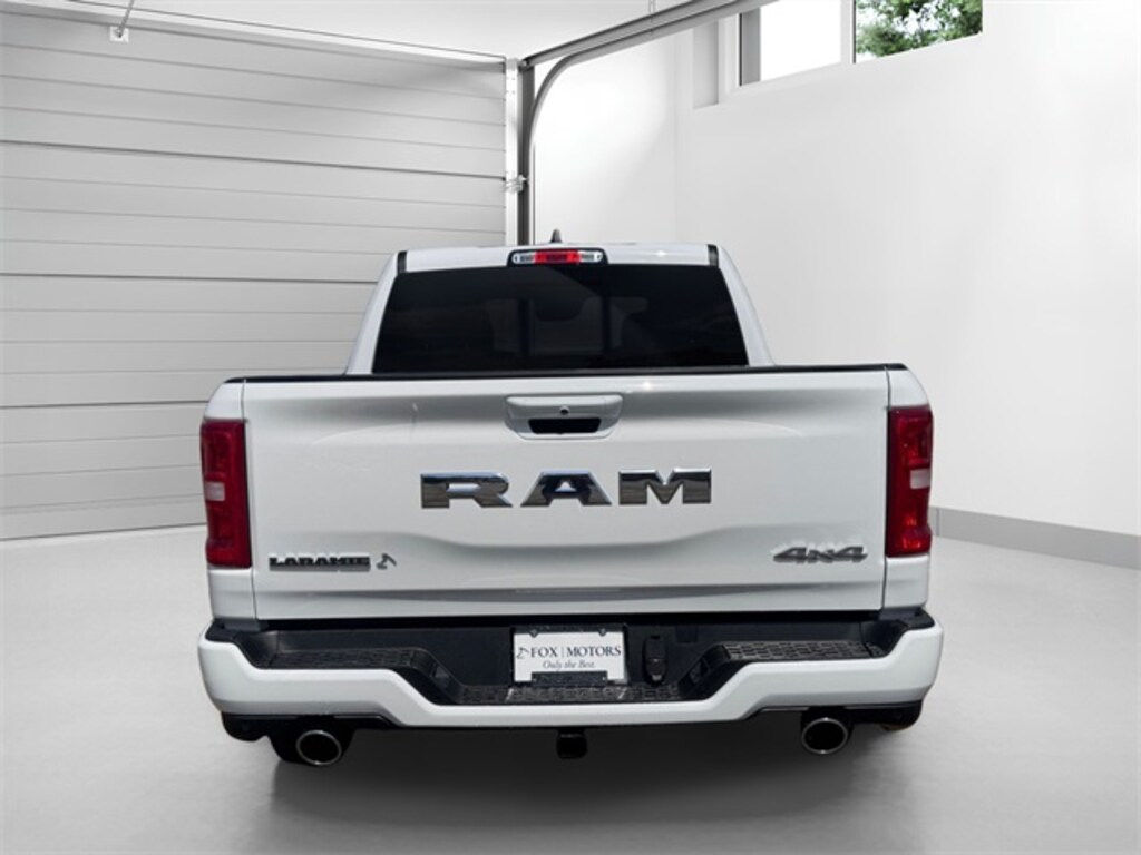 New 2026 Ram 1500 LARAMIE CREW CAB 4X4 5'7 BOX Pickup