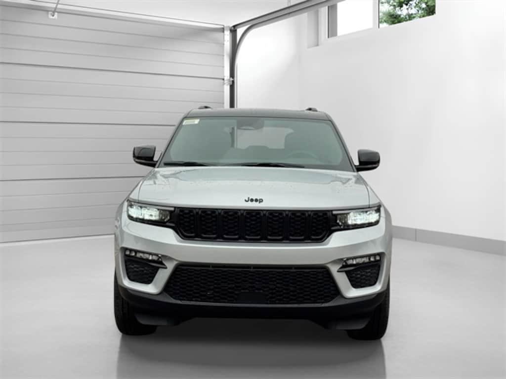 Used 2025 Jeep Grand Cherokee Limited SUV