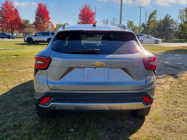 Used 2025 Chevrolet Trax LT SUV