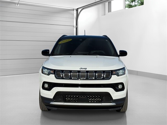 2022 Jeep Compass Limited photo 2