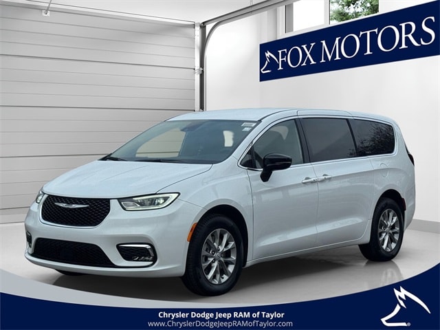 2026 Chrysler Pacifica Select's photo