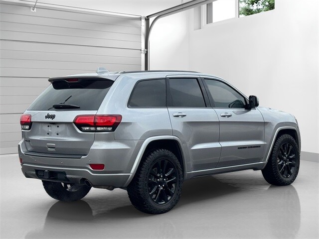 2021 Jeep Grand Cherokee Laredo X photo 4