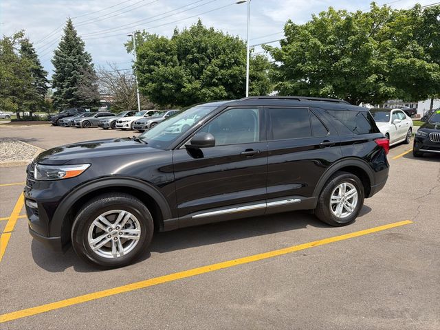2022 Ford Explorer XLT 4WD's photo