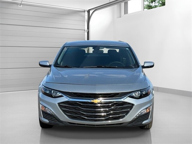 2022 Chevrolet Malibu 1LT photo 2