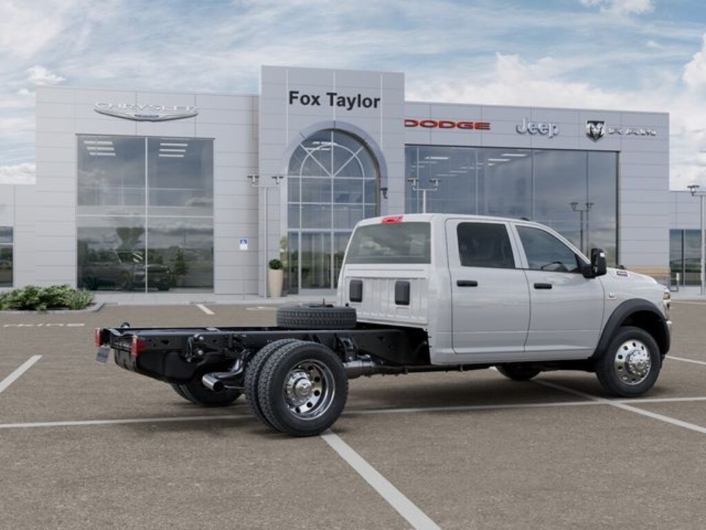New 2026 Ram 5500 Chassis Cab TRADESMAN CREW 4X4 60' CA Pickup