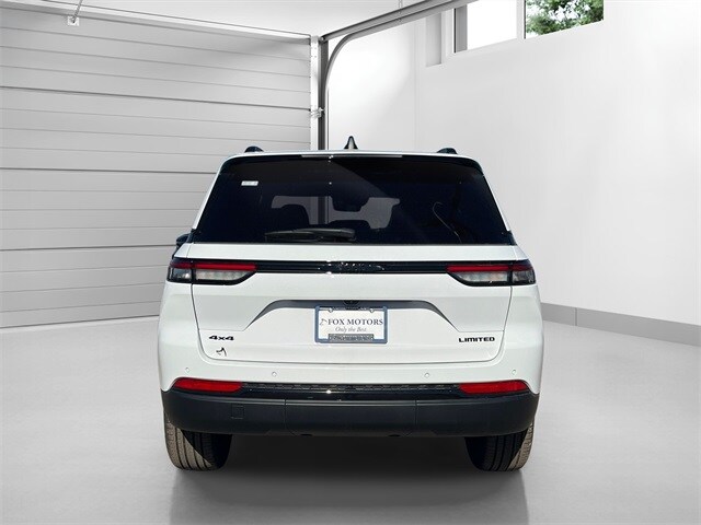 2025 Jeep Grand Cherokee Limited photo 2