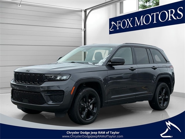 2022 Jeep Grand Cherokee Altitude's photo