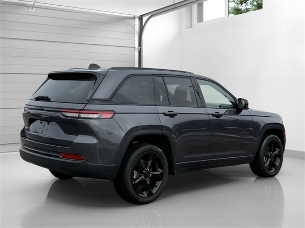 Certified 2022 Jeep Grand Cherokee Altitude SUV