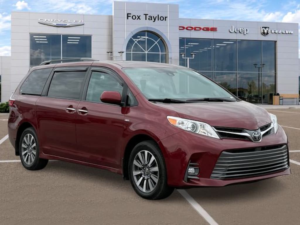 Used 2020 Toyota Sienna XLE Minivan/Van