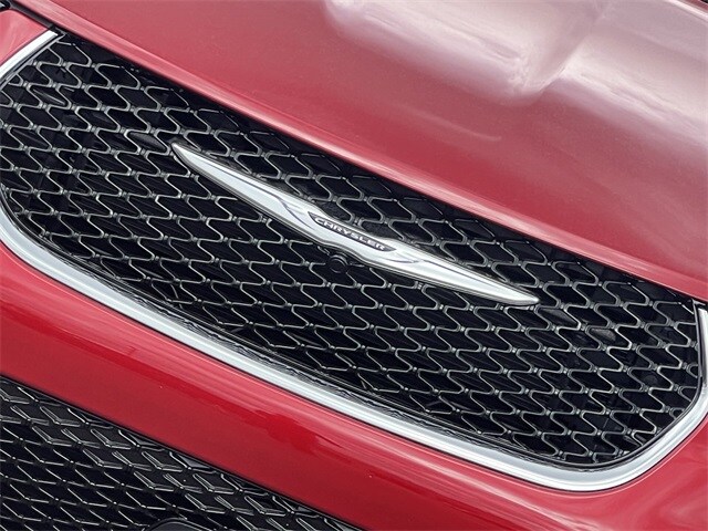 2026 Chrysler Pacifica photo 4